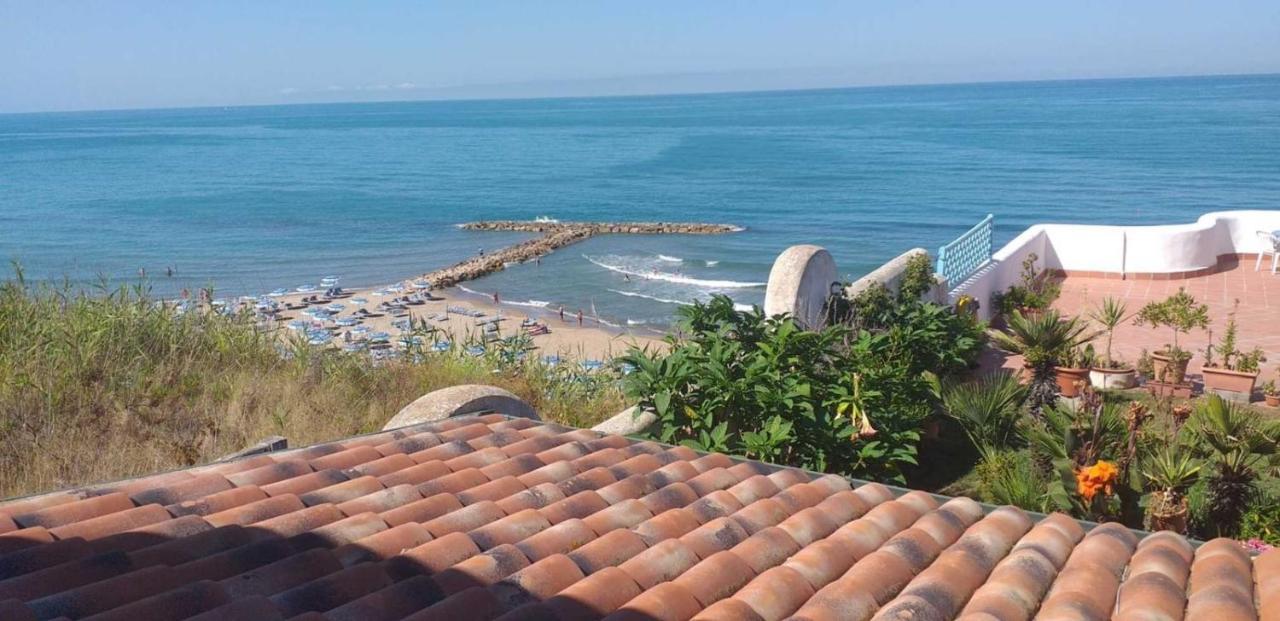 Casa Vacanze Elianto 안치오 외부 사진