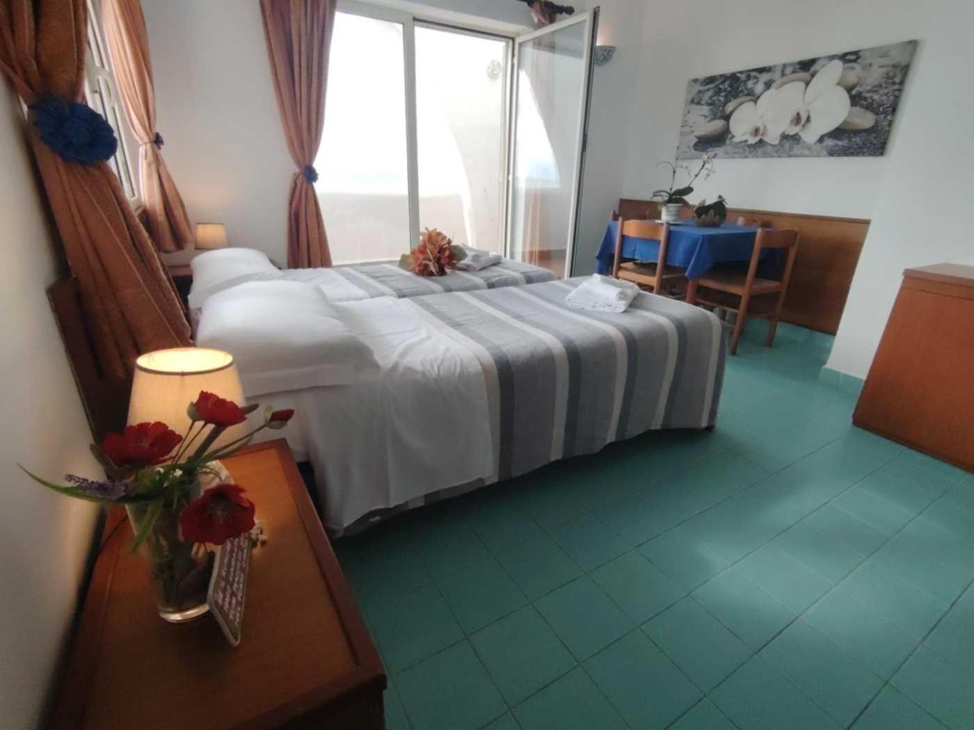 Casa Vacanze Elianto 안치오 외부 사진