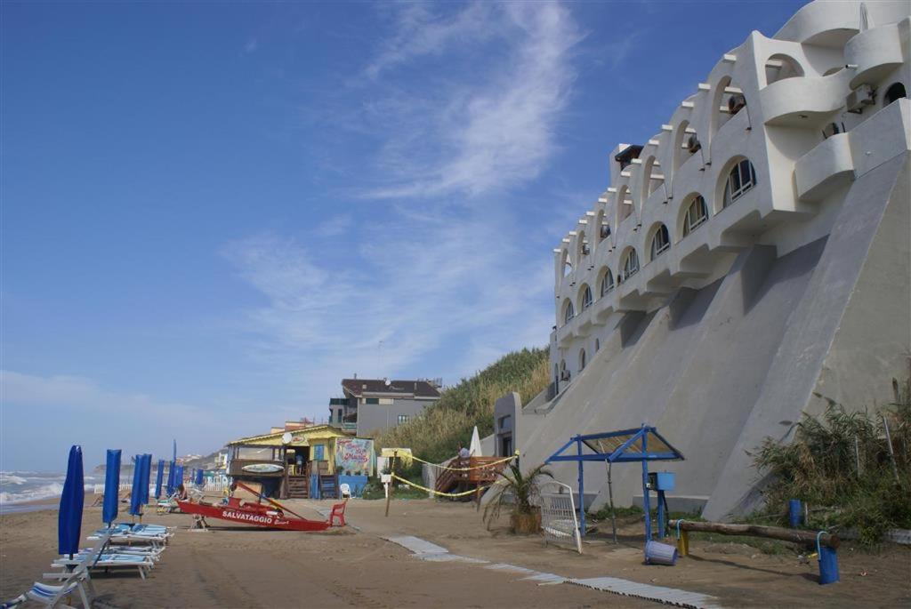 Casa Vacanze Elianto 안치오 외부 사진